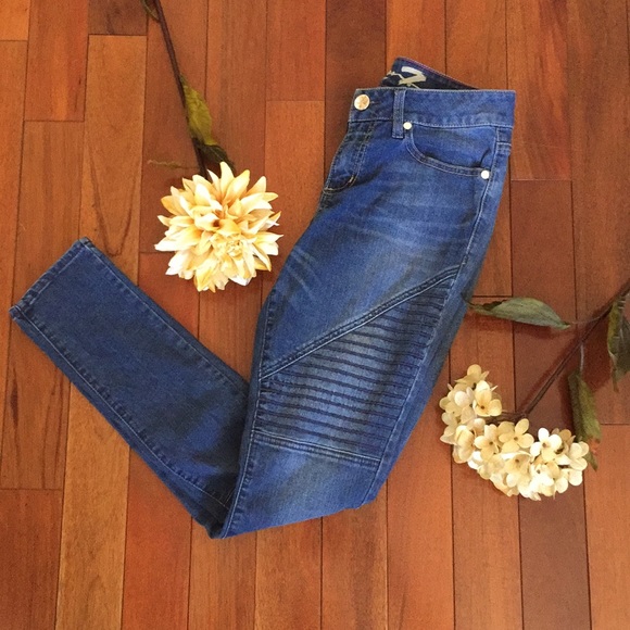 7 For All Mankind Denim - SALE 💕 7 For All Mankind 7FAM Skinny Jeans